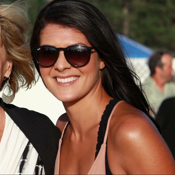 Meet your Posher, Taylor - Picture 1 of 1